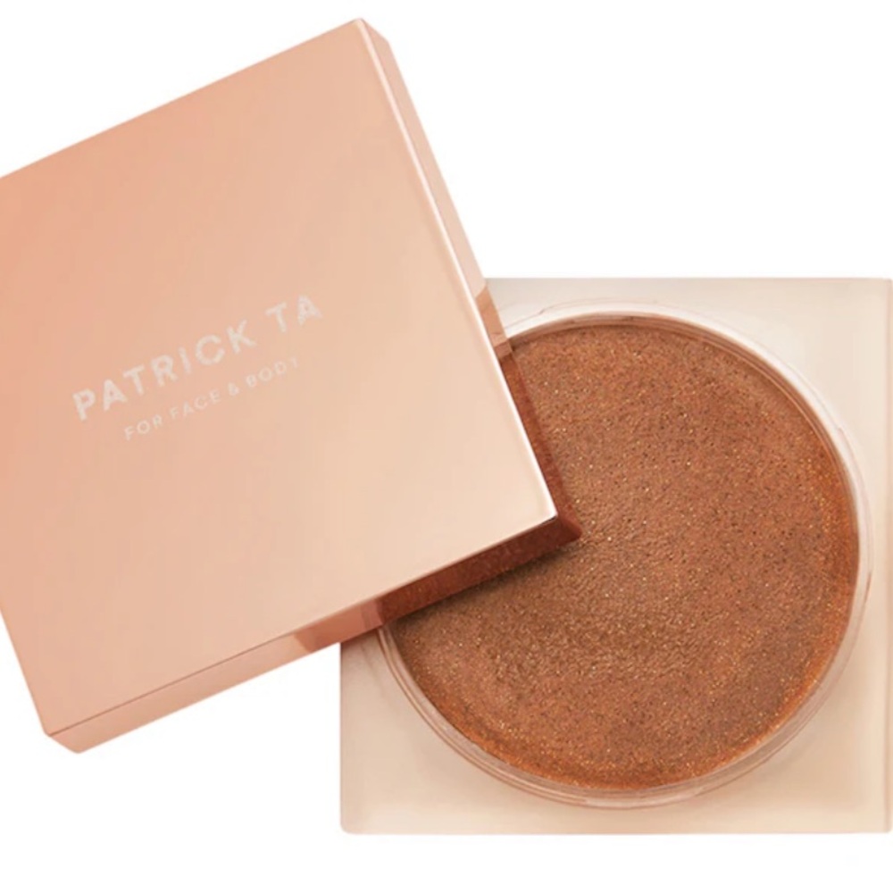 PATRICK TA Major Glow Balm
She’s on Vacation